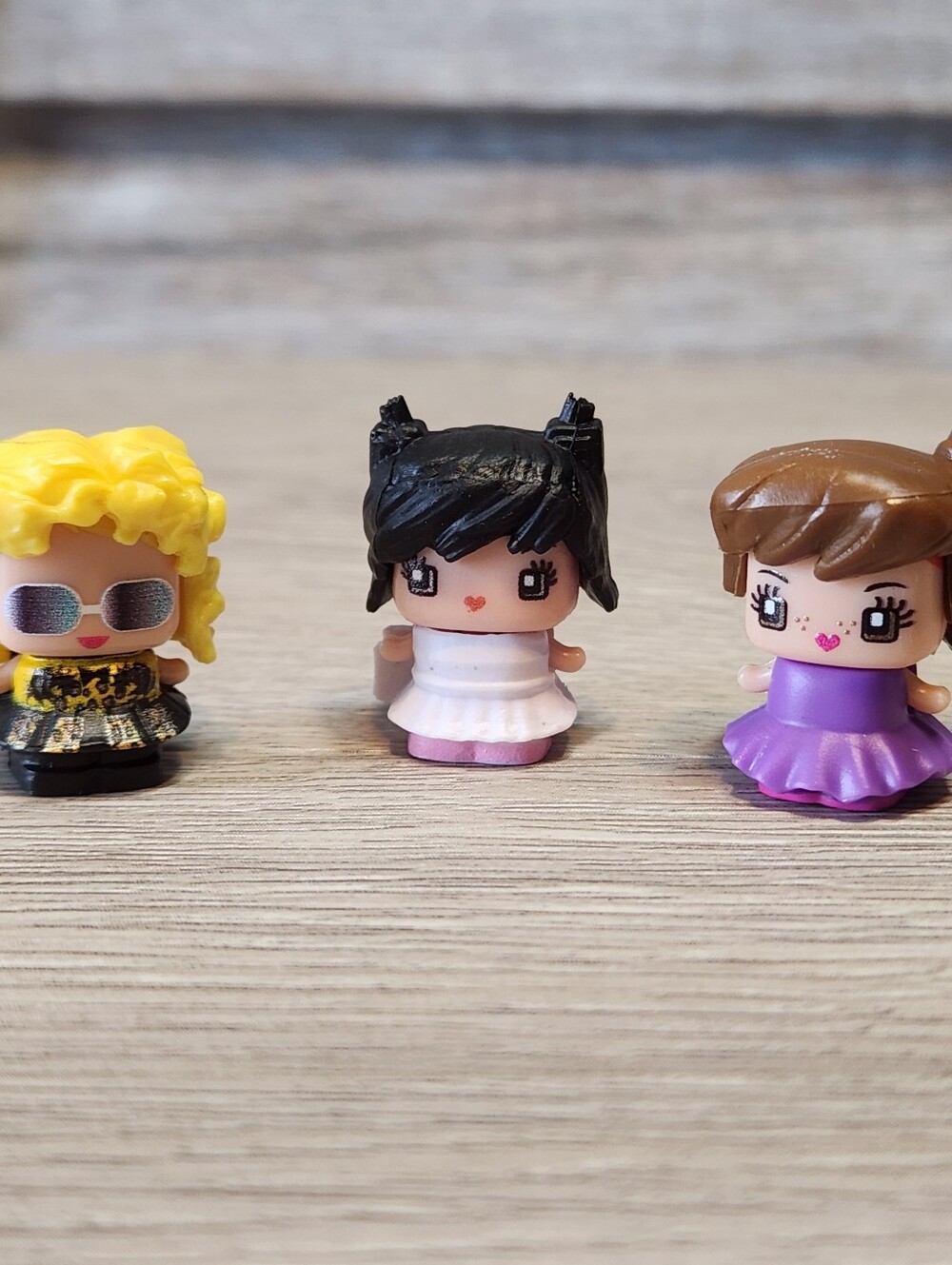 Mini Mixie Q figures 3 figures